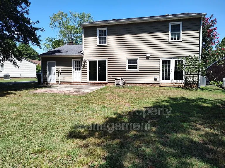 7413 Doves Nest Cir — Photo 31