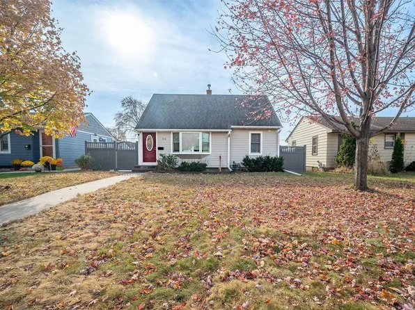 236 Ash St E, South Saint Paul, MN 55075