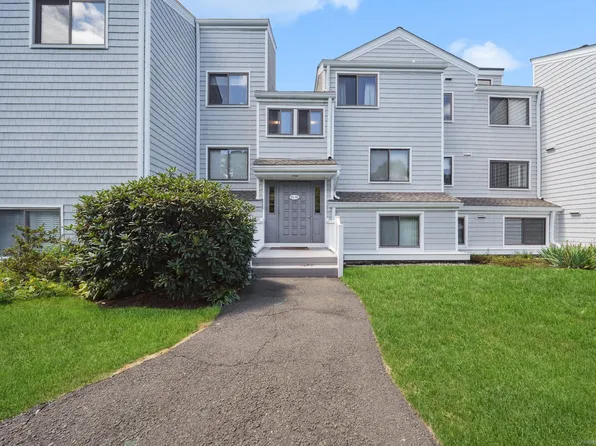 93 Rowayton Woods Drive #93, Norwalk, CT 06854