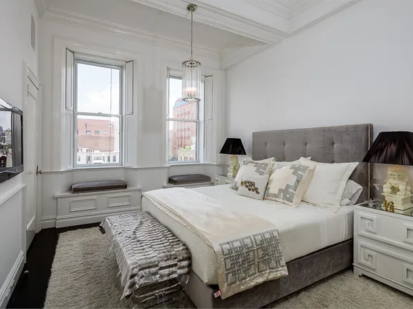 155 Perry Street image 1 of 4