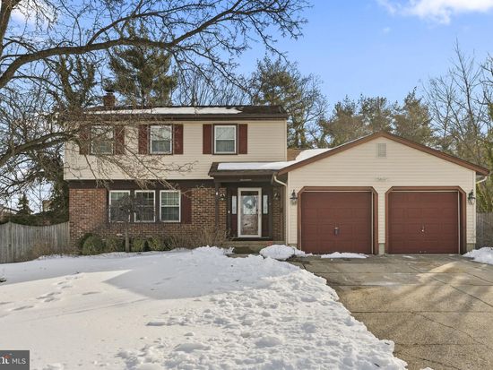 17 Valley Forge Ct, Marlton, NJ 08053