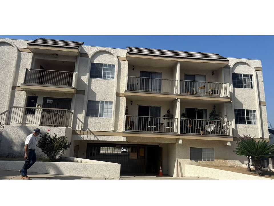 1st image of 1357 Armadale Ave #1