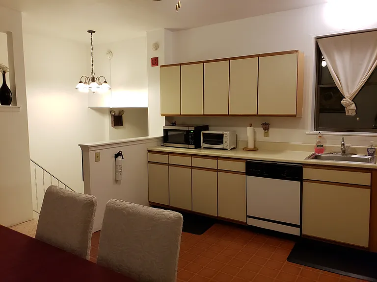 671 Ferry St — Photo 13