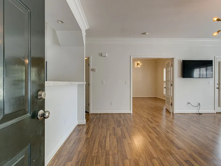2304 Elliott Ave #102 — Photo 6