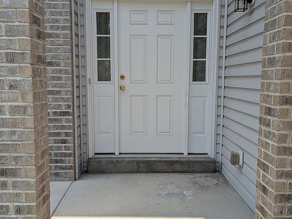 3rd image of 253 Village Creek Dr