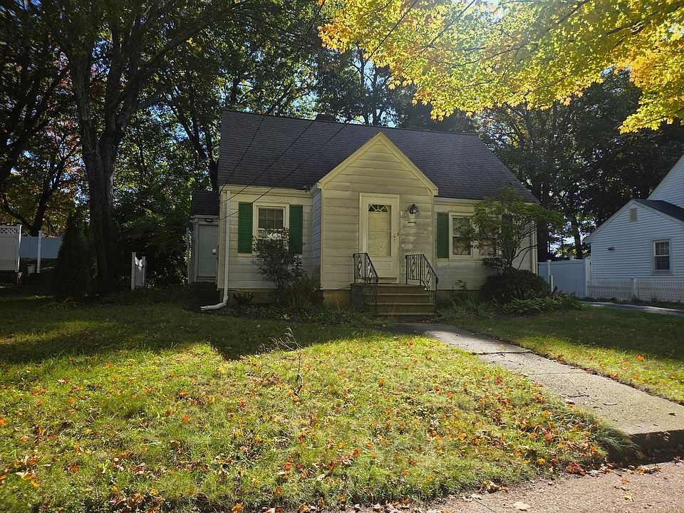2nd image of 20 Ridgewood Rd