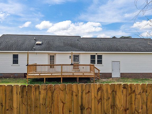 3rd image of 141 Pate Circle