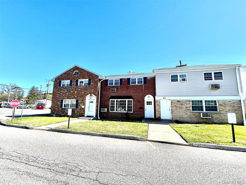 1st image of 27 Lexington Lane