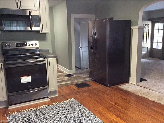 3rd image of 914 N 8th St