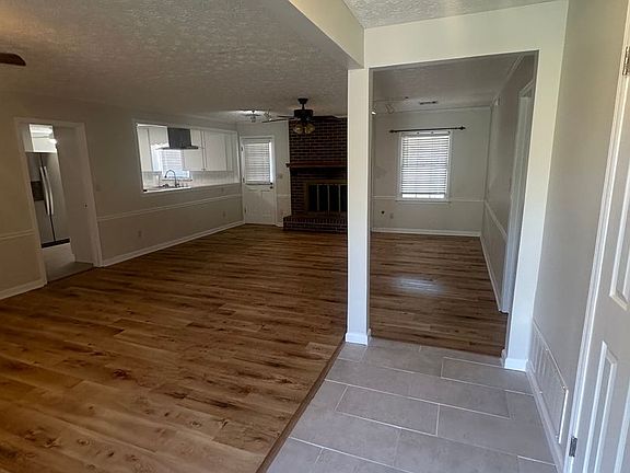 2nd image of 2104 Woodmere Loop