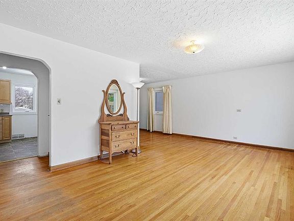 4th image of 2024 W 36th St SW