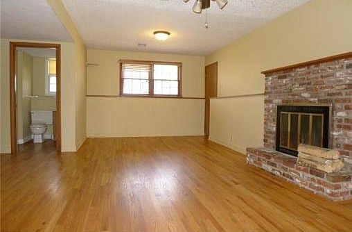 5th image of 7726 W 94th St