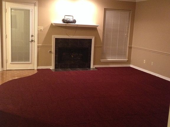 Family Room- gas log FP