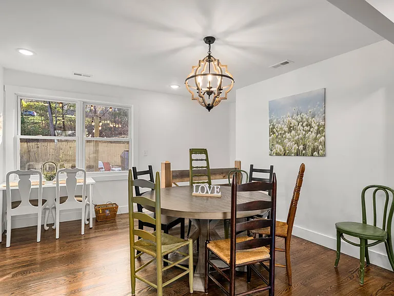235 Royal Pines Dr — Photo 2