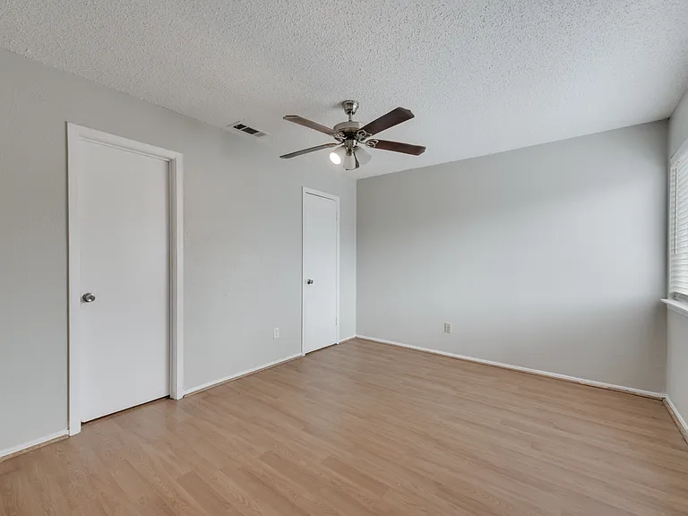 2811 Capella Cir — Photo 9