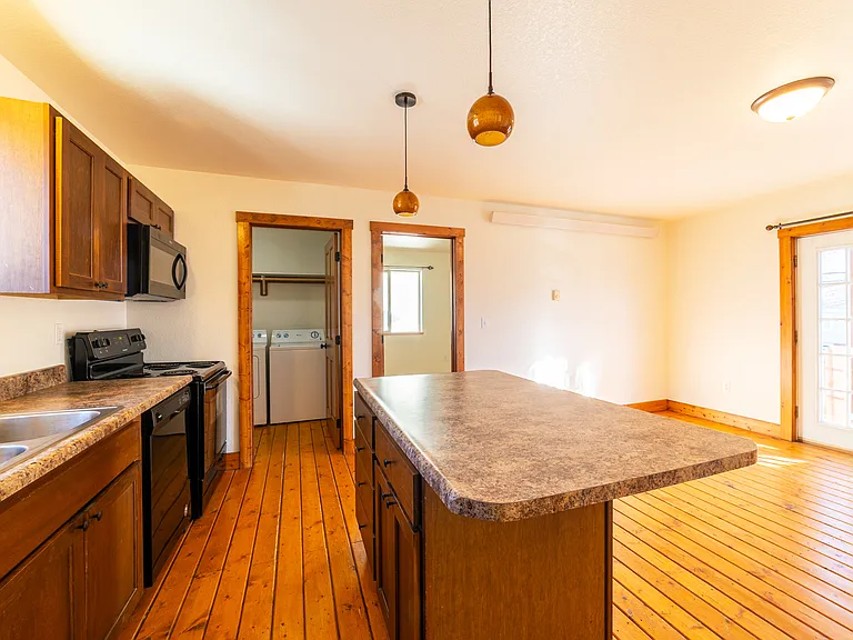 612 W Nash St — Photo 11
