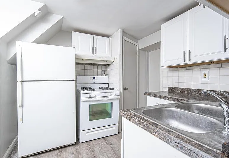 2 bed, 1.0 bath, 1400 sqft, $1,745 — Photo 3