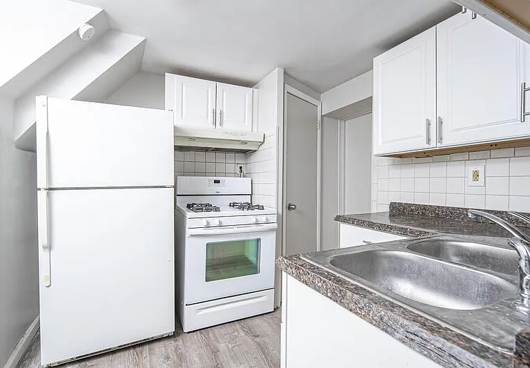 25 Harrison Ave — Photo 3