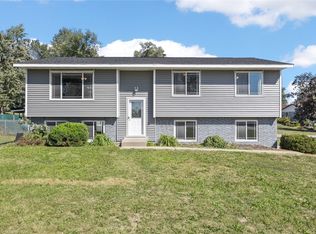 1608 Morris Ave NW, Cedar Rapids, IA 52405