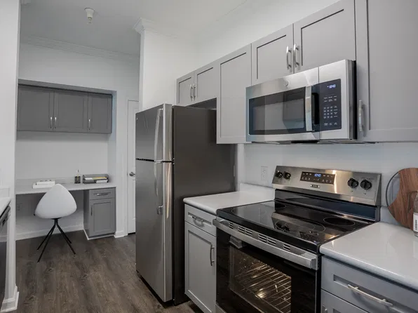 Avanti Apartment Homes