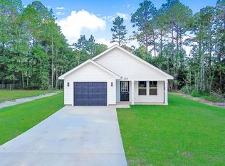 1825 Victoria Dr, Gautier, MS 39553