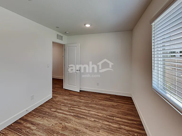 3345 Blodwen St — Photo 15
