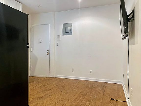 3rd image of 222 Thompson St #9A