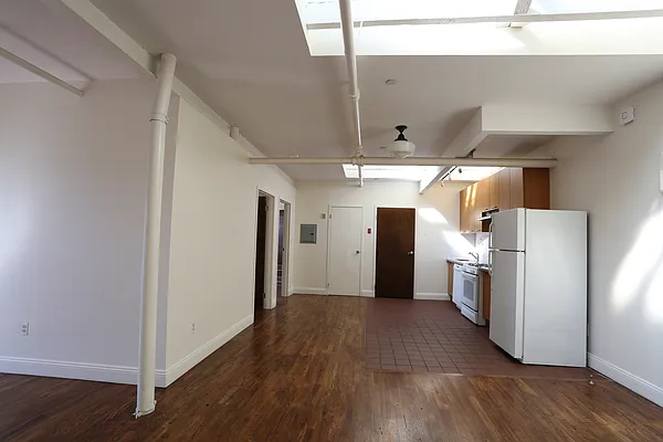 Rented by WaterStone Group, LLC | media 8