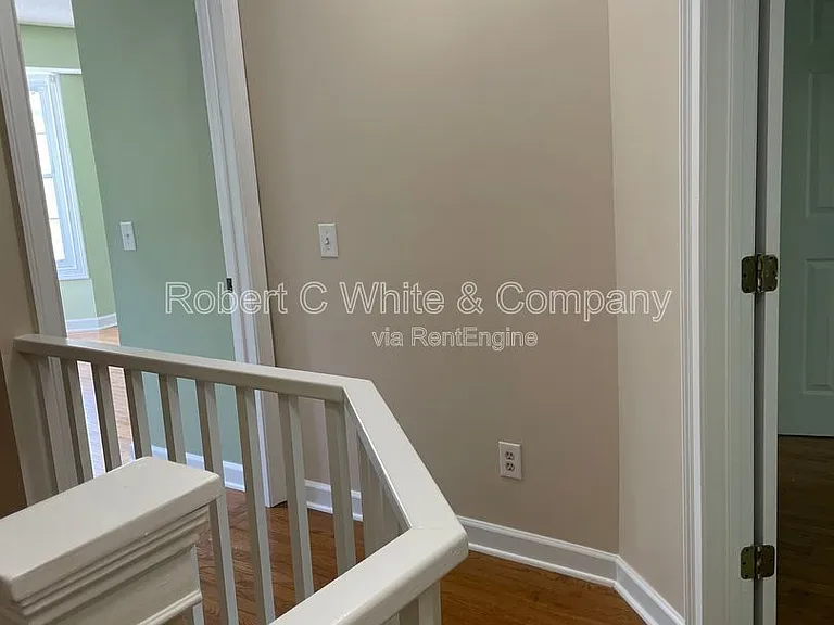 402 Cambridge Cmns — Photo 13