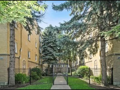 3917 W Addison St APT 2C, Chicago, IL, 60618
