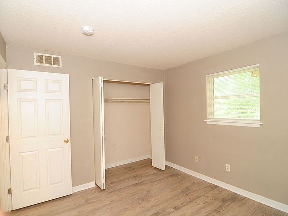 3rd image of 2231 Jonathan Dr NW APT A