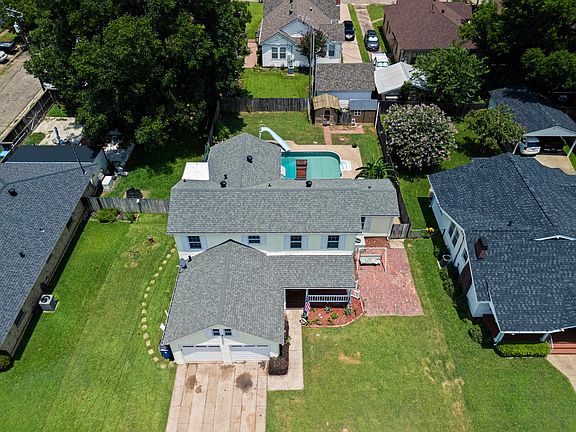 3rd image of 403 E Merritt St