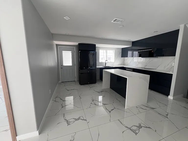 54 E Augusta Ave #1 — Photo 2