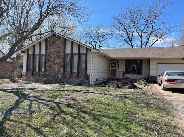 405 Rolling Hills Dr, Newton, KS 67114