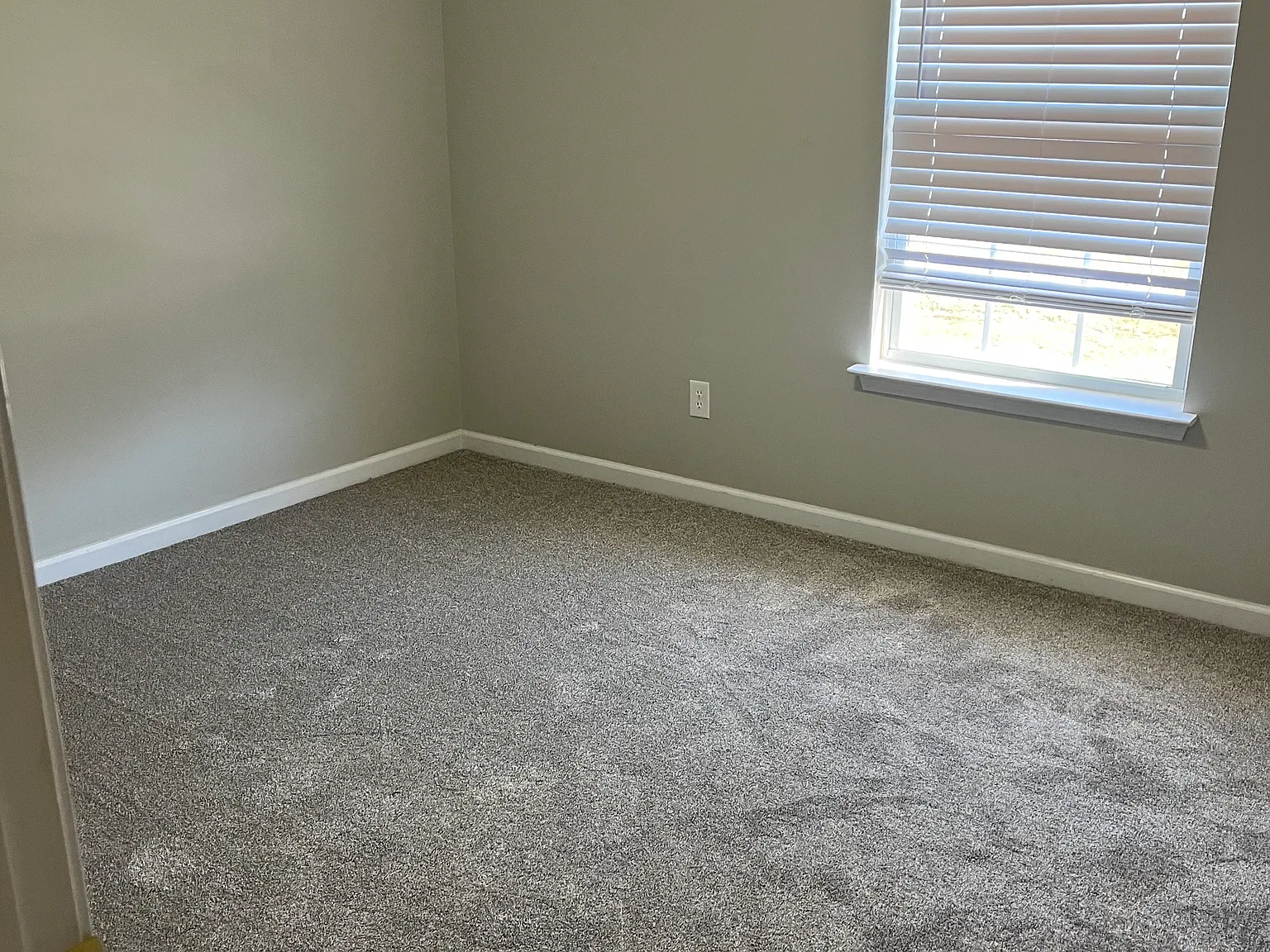 3 bed, 1200 sqft, $1,250 — Photo 4