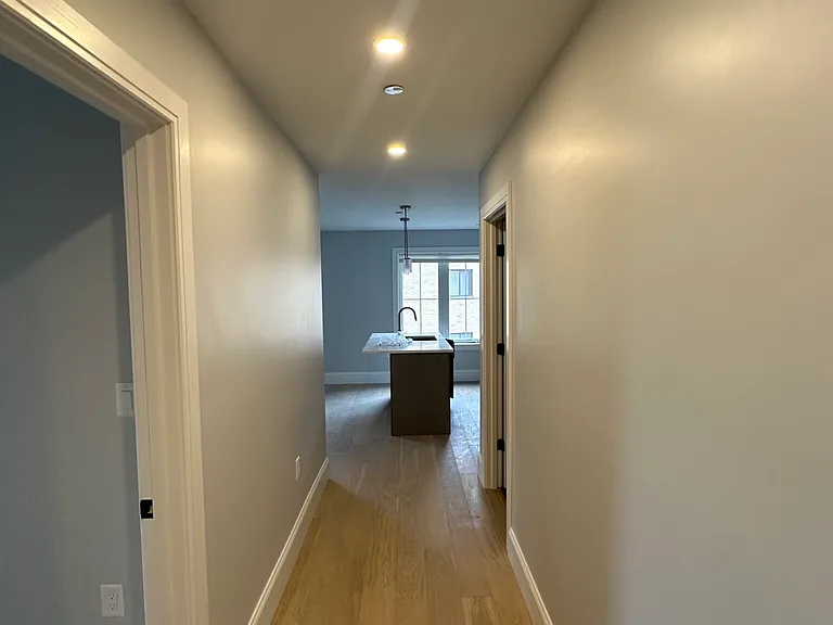 425 Market St #304 — Photo 5
