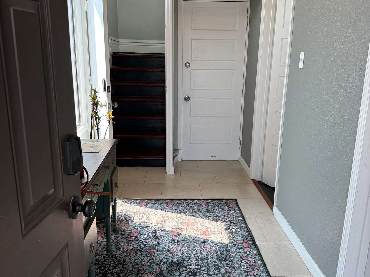 3 bed, 1.5 bath, 1133 sqft, $2,500 — Photo 2