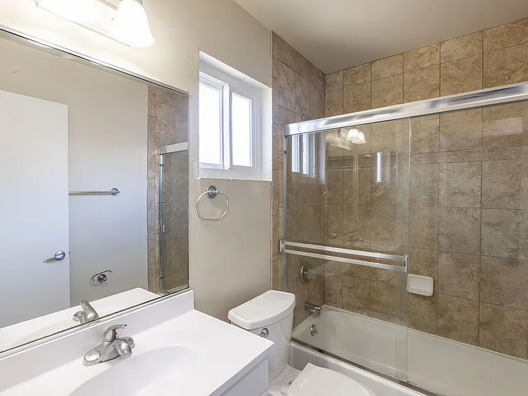 2315 Monroe St — Photo 15