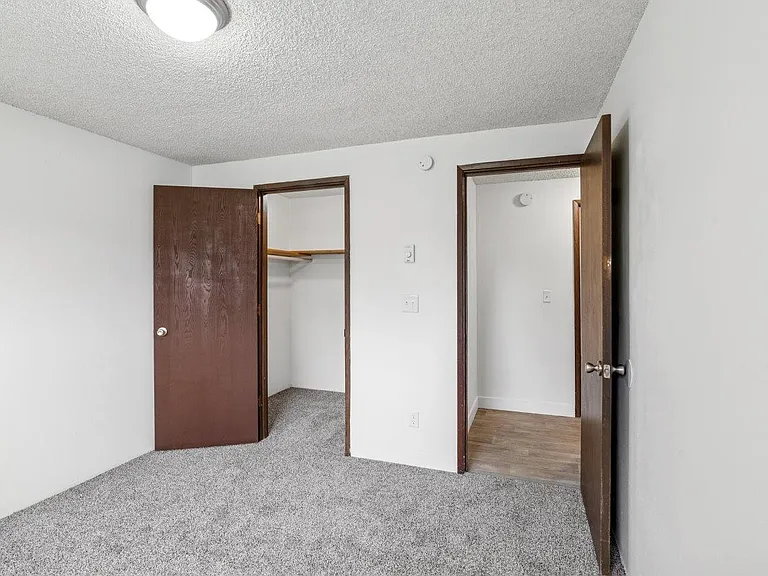Sequoia Apartments — Photo 8