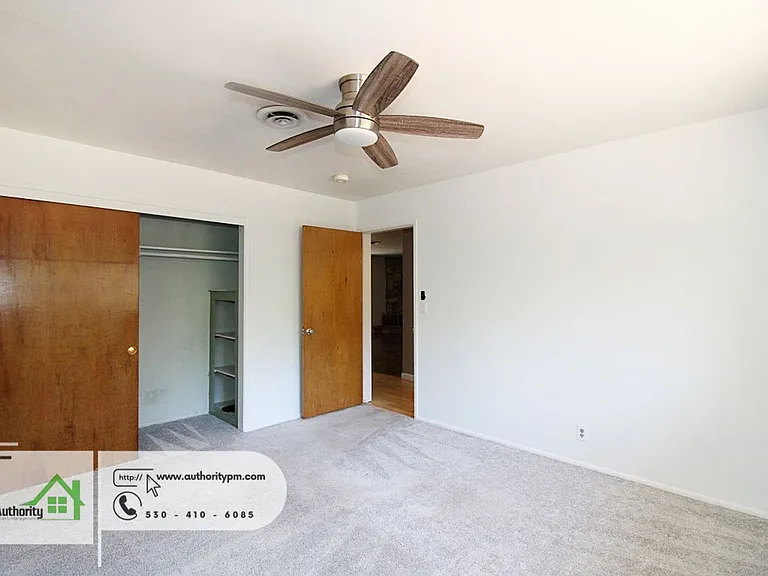 4548 Pensacola St — Photo 11