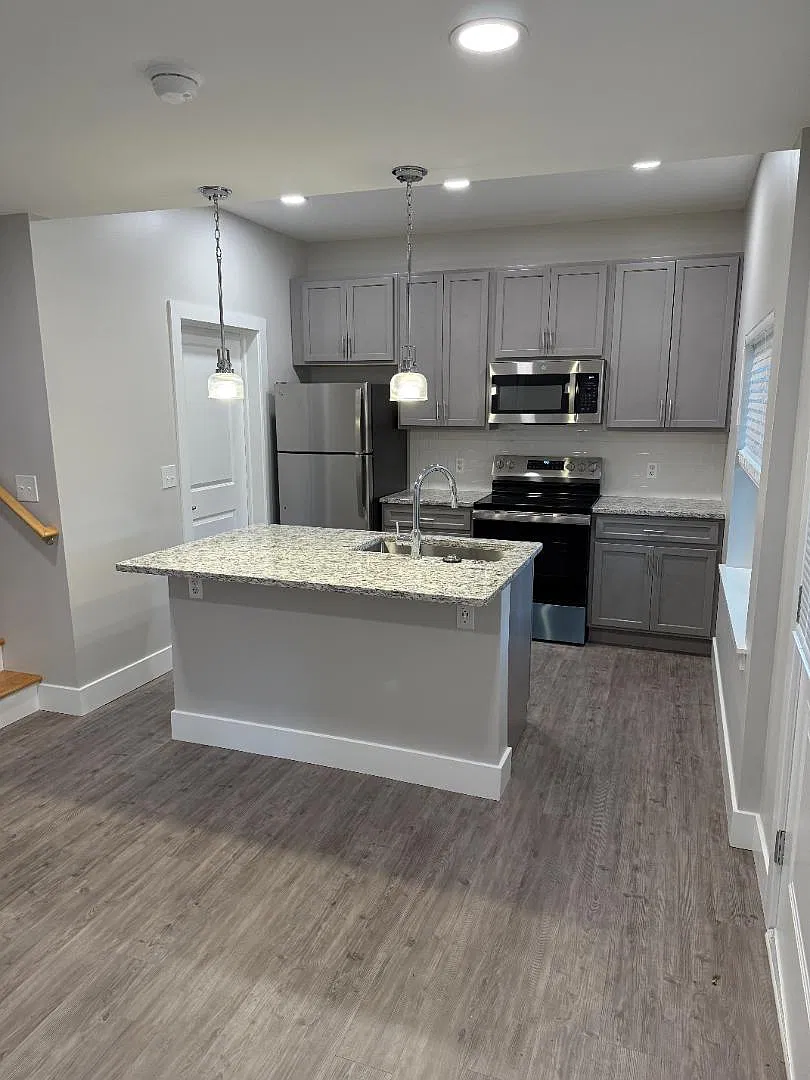 222 E King St - Carriage House — Photo 3