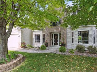 9552 Pheasant Xing, Saint Bonifacius, MN 55375