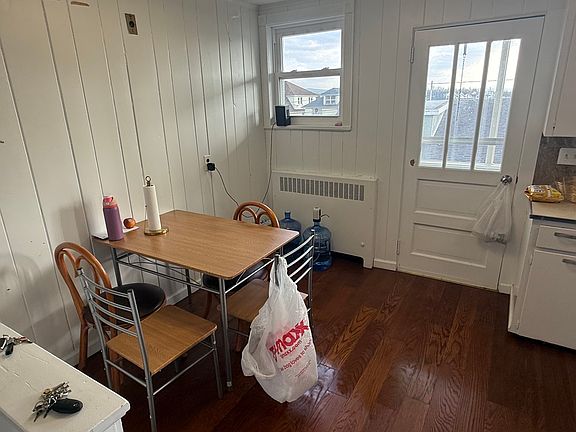 2nd image of 1153 Amherst St #2