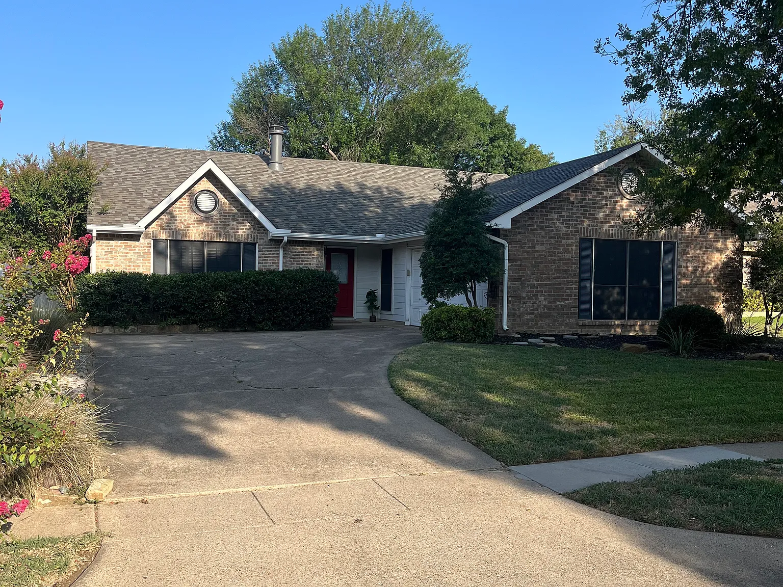 3 bed, 1750 sqft, $2,450 — Photo 2
