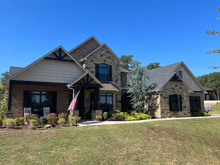 575 Chateau Bnd — Photo 2