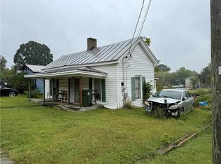 129 Jewel St, Thomasville, NC 27360