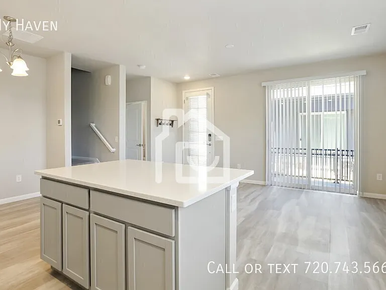 1320 Hoyt St #6 — Photo 7