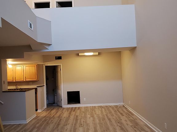 2nd image of 2336 S Grand Blvd