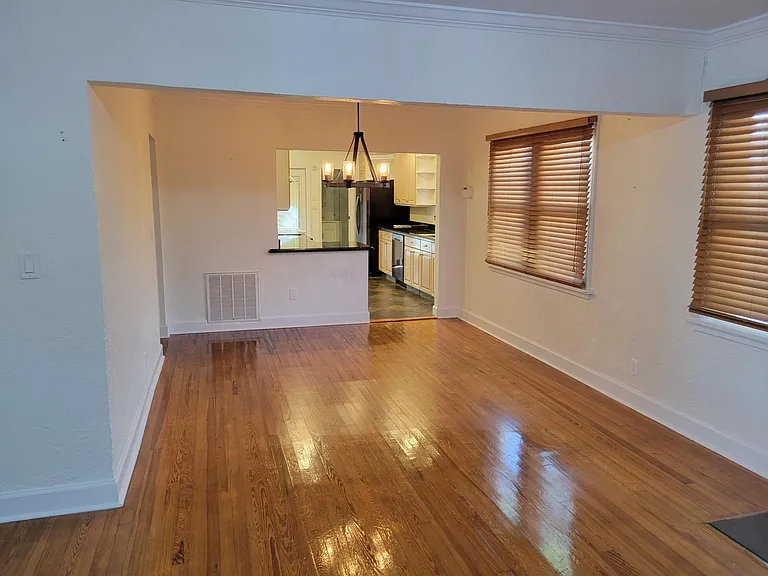 430 Monroe Dr — Photo 7