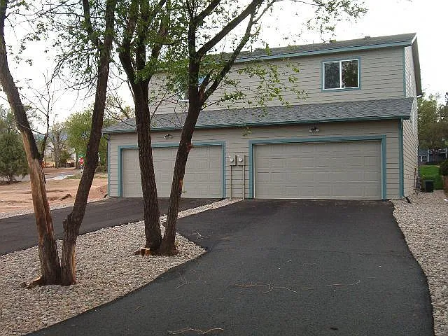 2 bed, 2.5 bath, 1491 sqft, $1,995 — Photo 2